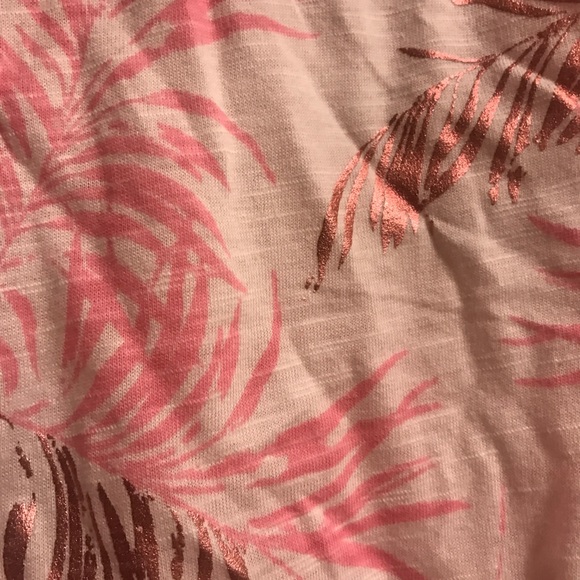 NWOT! Pink Palm Print Vneck T-shirt - Picture 4 of 4